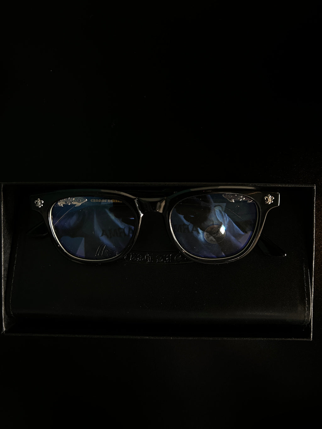 Chrome heart glasses - black & silver badges