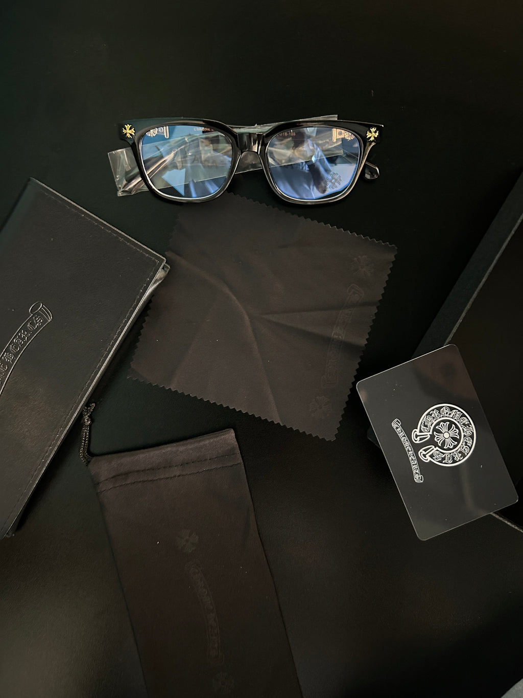 Chrome heart glasses - black & gold badges