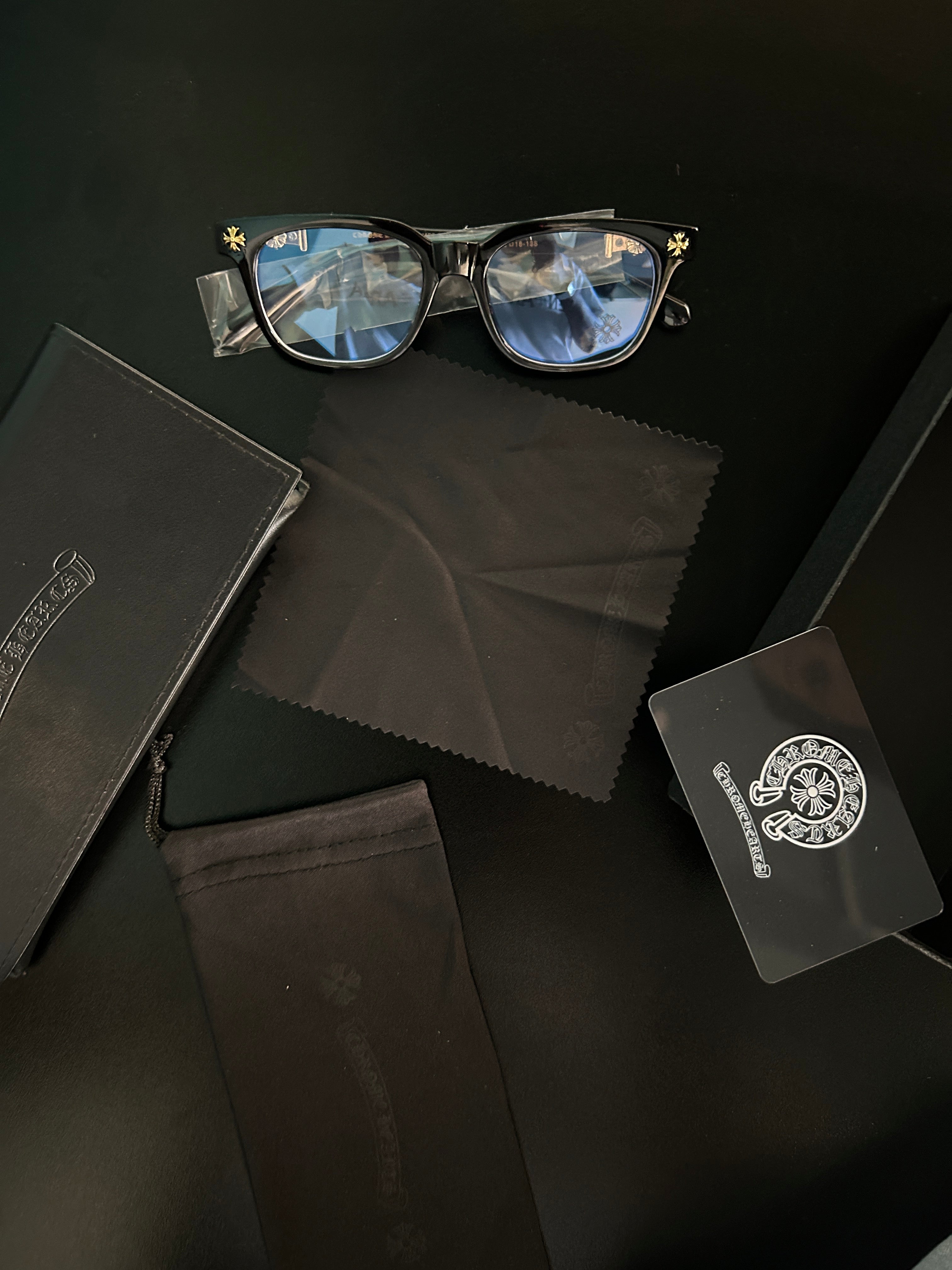 Chrome heart glasses - black & gold badges