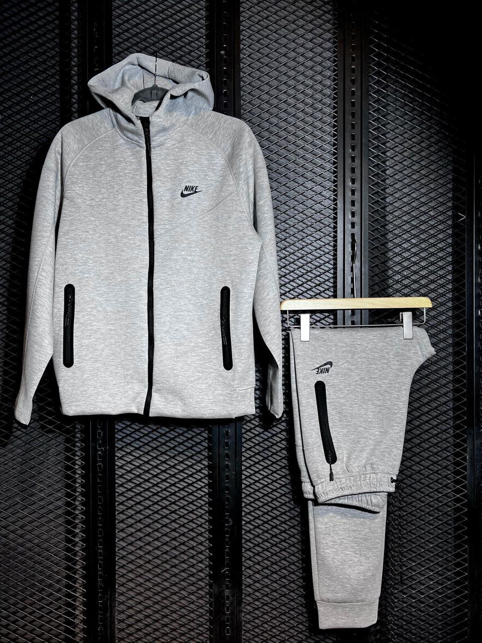 Nike Tech Fleece "Grey"