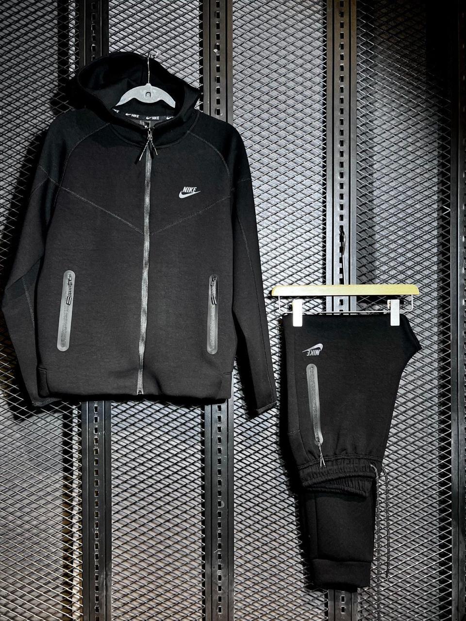 Nike Tech Fleece "black"